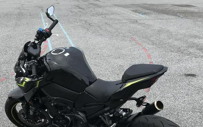 2024 Kawasaki Z900 ABS Metallic Spark Black/Metallic Matte Dark Gray