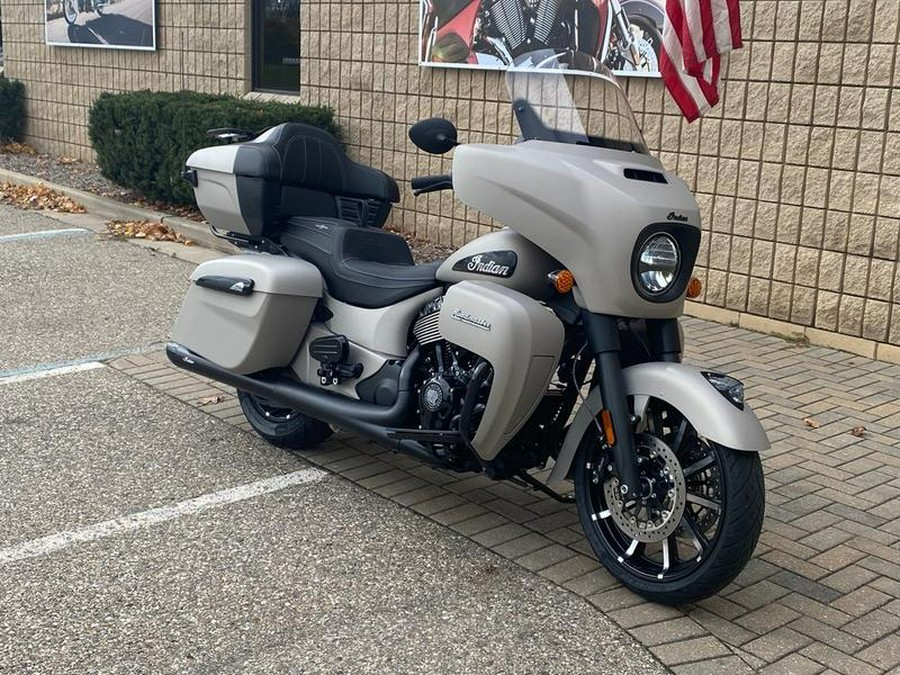 2023 Indian Motorcycle® Roadmaster® Dark Horse® Silver Quartz Smoke