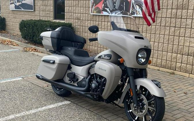 2023 Indian Motorcycle® Roadmaster® Dark Horse® Silver Quartz Smoke