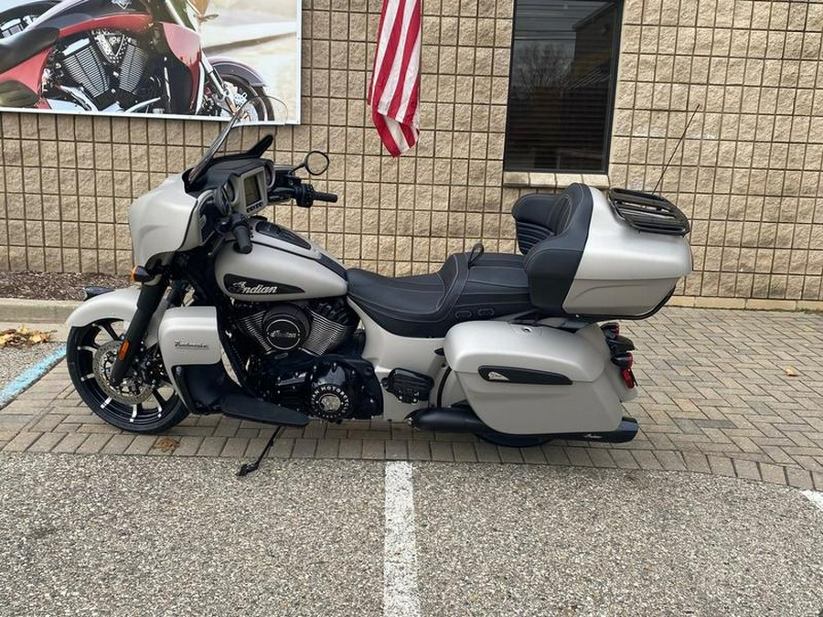 2023 Indian Motorcycle® Roadmaster® Dark Horse® Silver Quartz Smoke