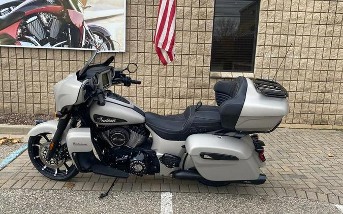 2023 Indian Motorcycle® Roadmaster® Dark Horse® Silver Quartz Smoke