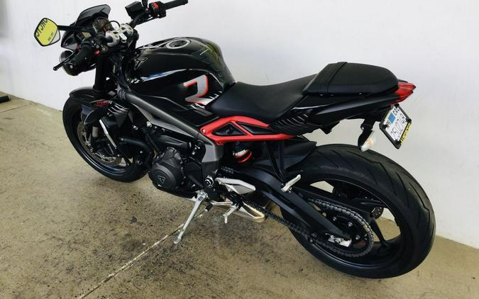 2022 Triumph Street Triple R Low Sapphire Black