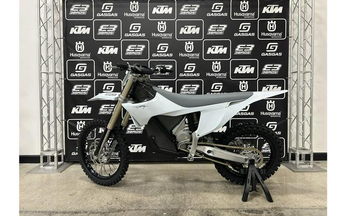 2025 Varg MX Alpha 80 HP - Stark Future