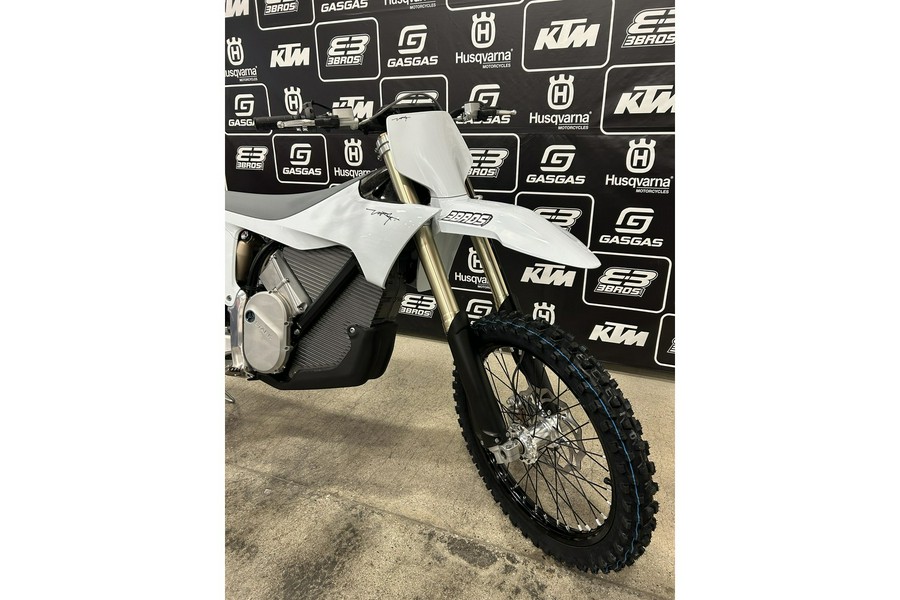 2025 Stark Future Varg MX Alpha 80 HP