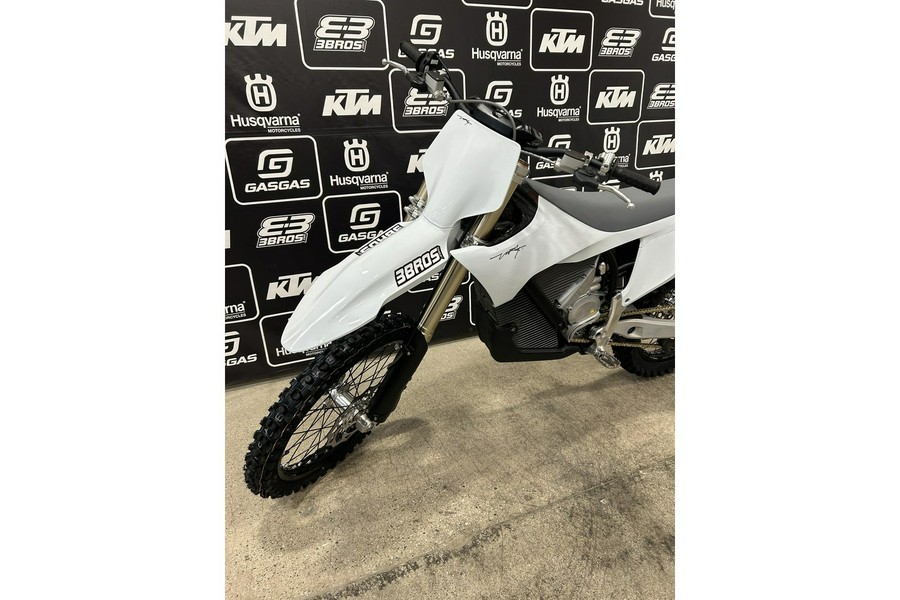 2025 Stark Future Varg MX Alpha 80 HP