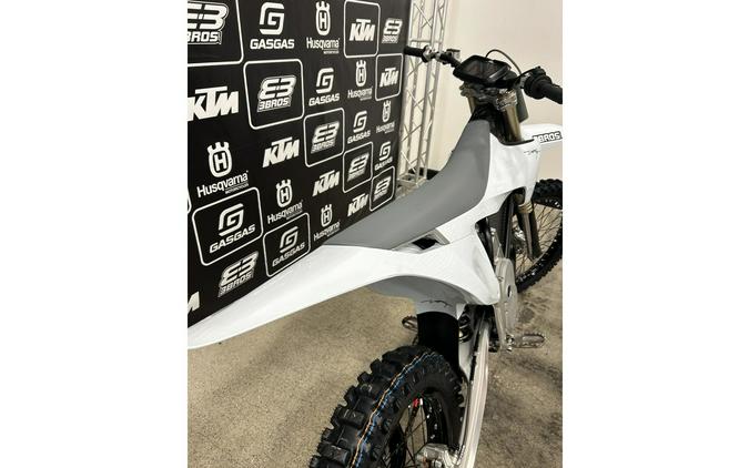 2025 Stark Future Varg MX Alpha 80 HP