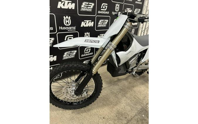 2025 Varg MX Alpha 80 HP - Stark Future