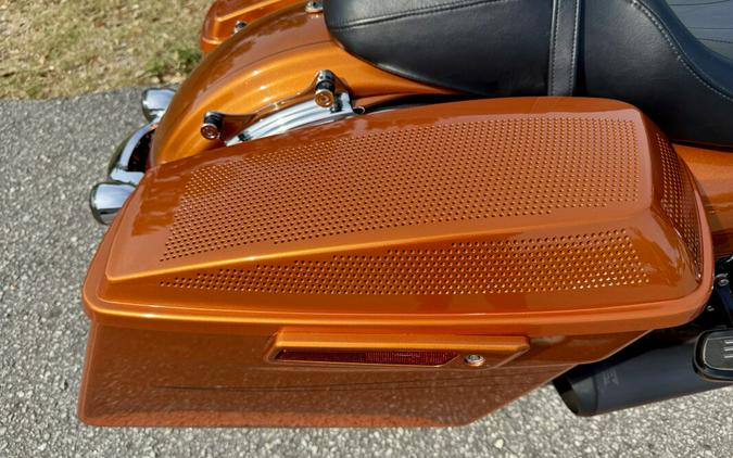 FLTRXS 2015 Road Glide® Special