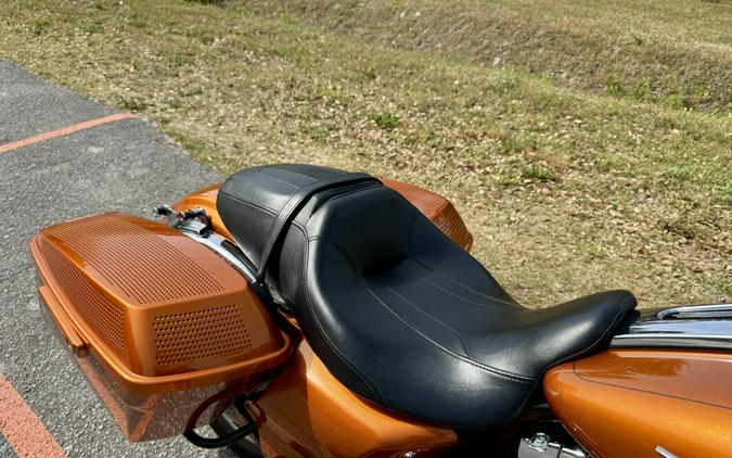 FLTRXS 2015 Road Glide® Special