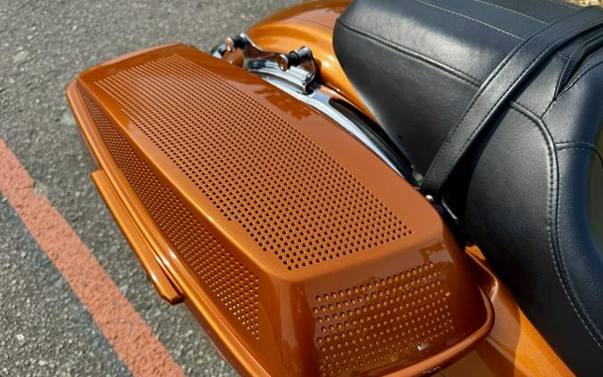 FLTRXS 2015 Road Glide® Special