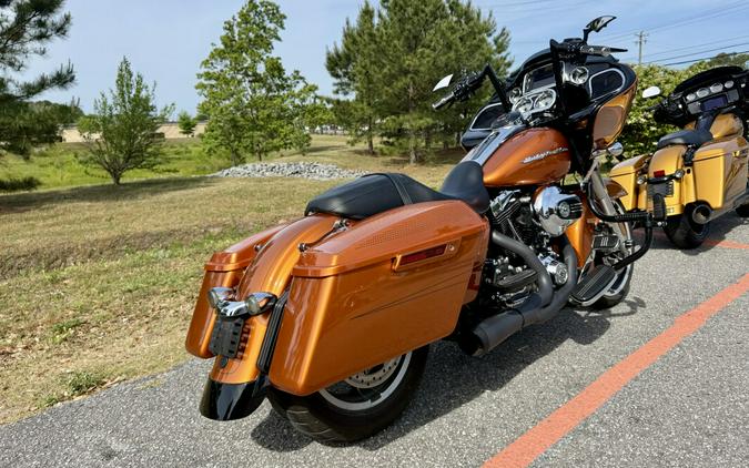 FLTRXS 2015 Road Glide® Special
