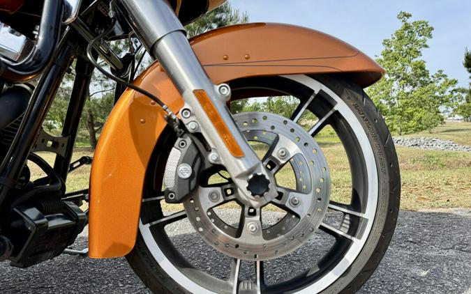 FLTRXS 2015 Road Glide® Special
