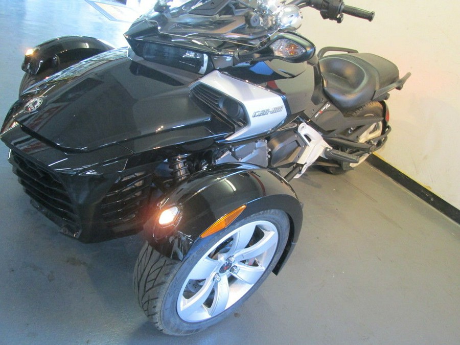 2015 Can-Am® Spyder® F3 6-Speed Semi-Automatic (SE6)