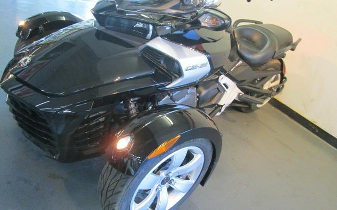 2015 Can-Am® Spyder® F3 6-Speed Semi-Automatic (SE6)