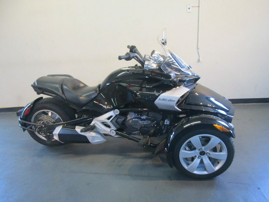 2015 Can-Am® Spyder® F3 6-Speed Semi-Automatic (SE6)