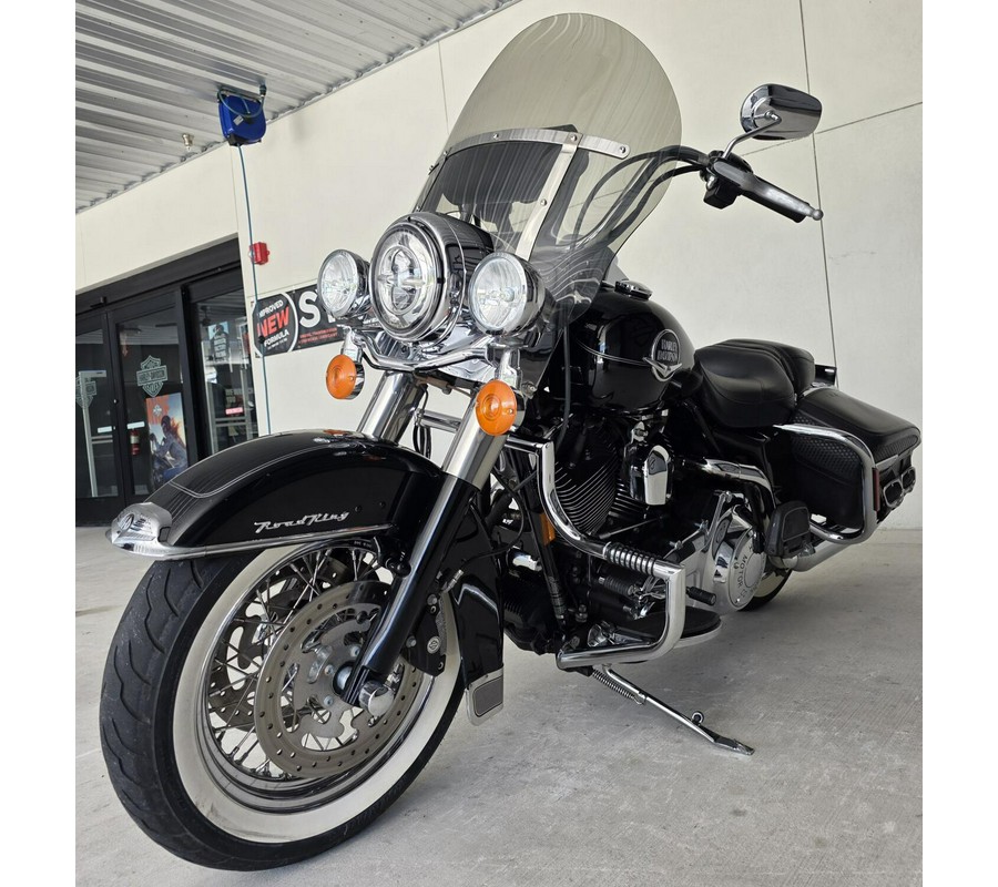 2008 Harley-Davidson® Road King® Classic Vivid Black Black Laced Wheels