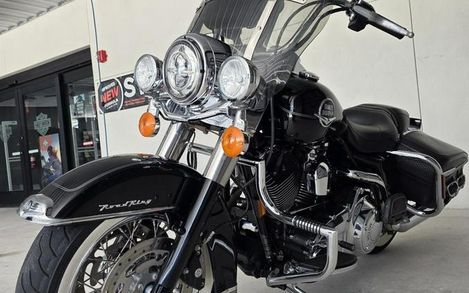 2008 Harley-Davidson® Road King® Classic Vivid Black Black Laced Wheels