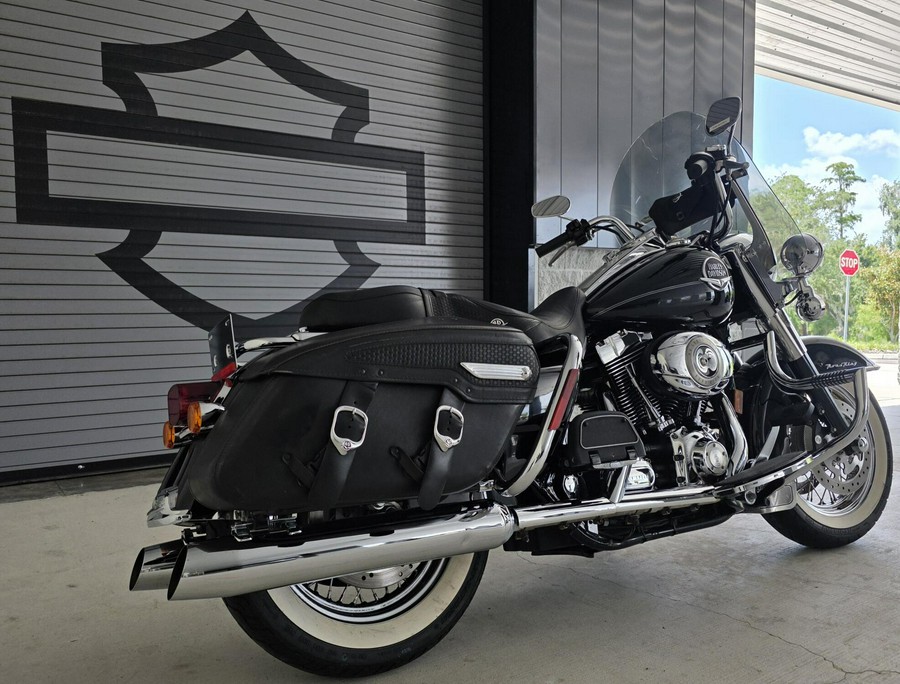 2008 Harley-Davidson® Road King® Classic Vivid Black Black Laced Wheels