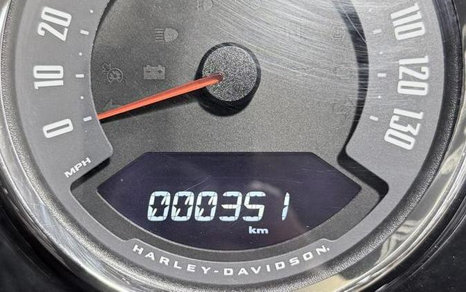 2021 Harley-Davidson® FLSL - Softail Slim®