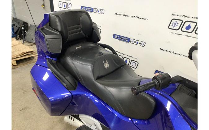 2012 Can-Am Spyder RT (SE5) Audio & Convenience