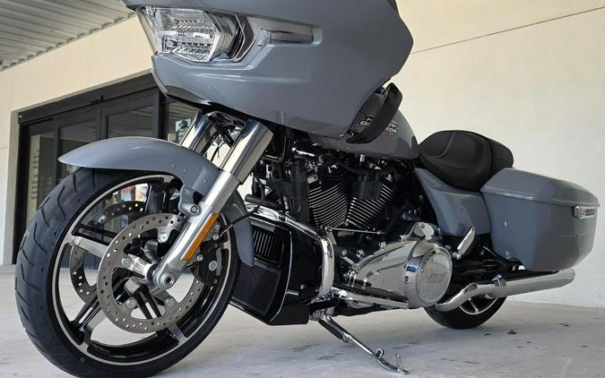 2026 Harley-Davidson® Road Glide® Dark Billiard Gray Chrome Trim
