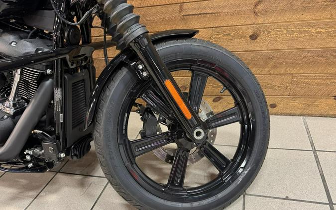 2023 Harley-Davidson® Street Bob® 114 Vivid Black FXBB