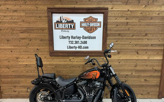 2023 Harley-Davidson® Street Bob® 114 Vivid Black FXBB