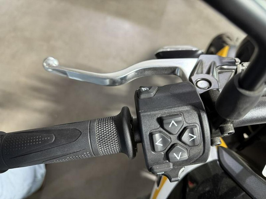 2025 Triumph Trident 660 Cosmic Yellow/Sapphire Black