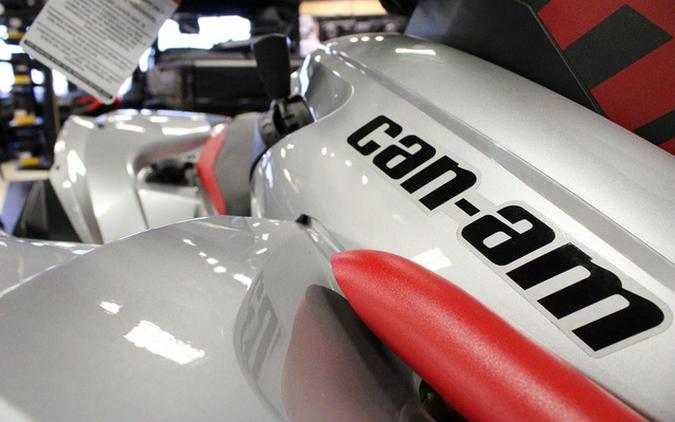 2026 Can-Am Renegade X Mr 1000 R Hyper Silver & Legion Red