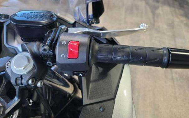 2025 Kawasaki Ninja® 500 KRT Edition SE ABS