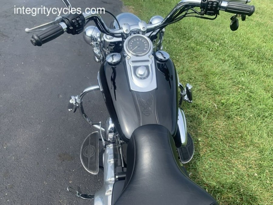 2012 Harley-Davidson® FLD - Dyna® Switchback™