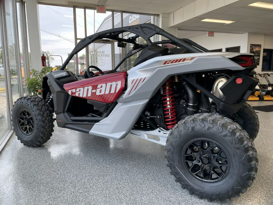 2025 Can-Am MAVERICK X3 DS TURBO FIERY RED/HYPER SILVER