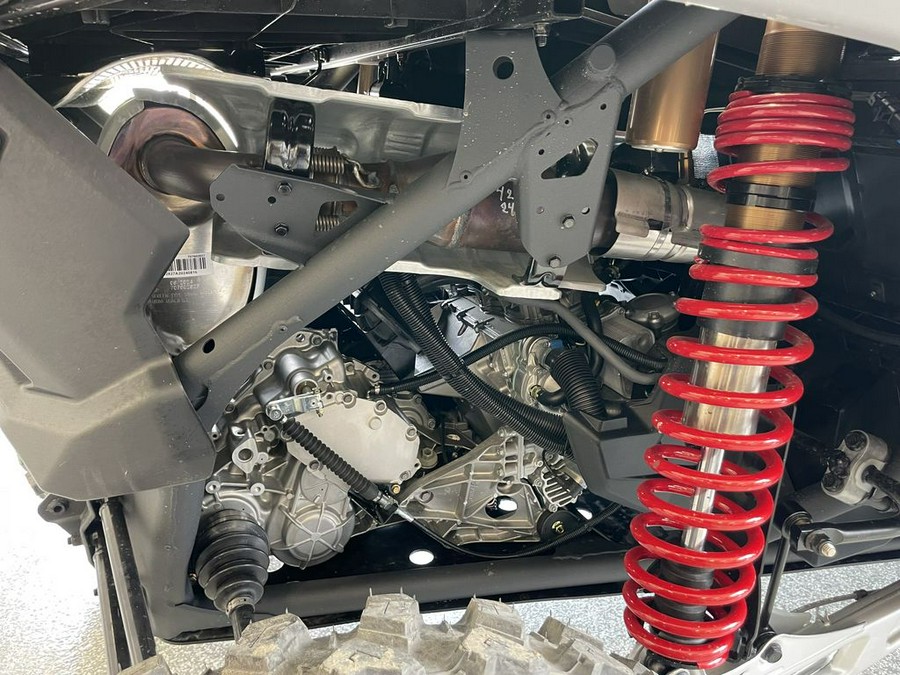 2025 Can-Am MAVERICK X3 DS TURBO FIERY RED/HYPER SILVER