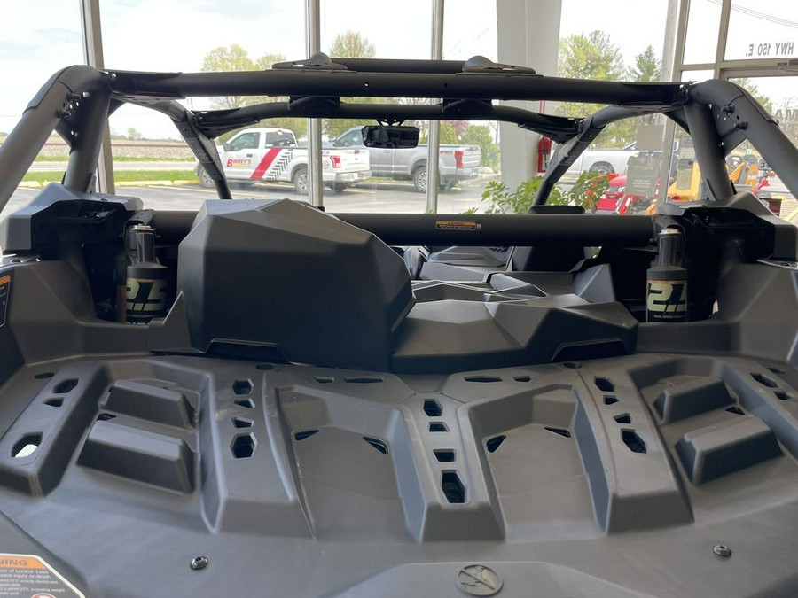 2025 Can-Am MAVERICK X3 DS TURBO FIERY RED/HYPER SILVER