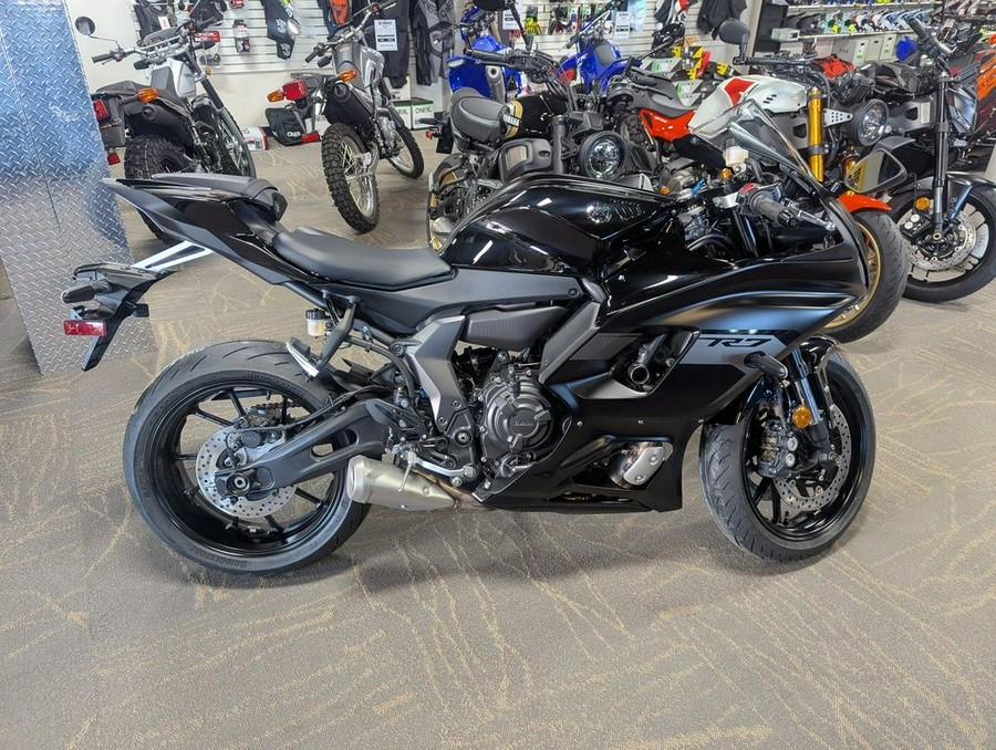 2025 Yamaha YZF-R7