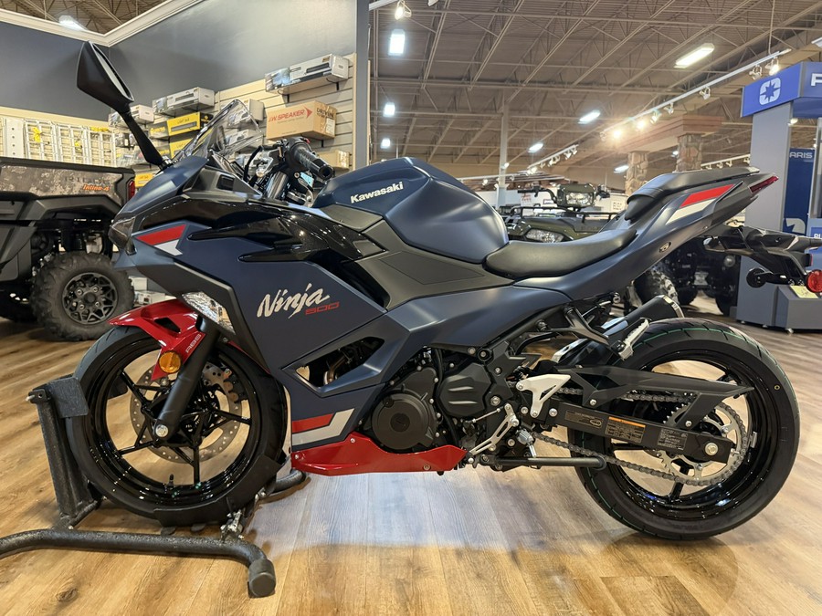 2026 Kawasaki NINJA 500 ABS Metallic Matte Twilight Blue/Candy Persimmon Red - 109807