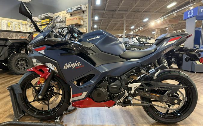 2026 Kawasaki NINJA 500 ABS Metallic Matte Twilight Blue/Candy Persimmon Red - 109807