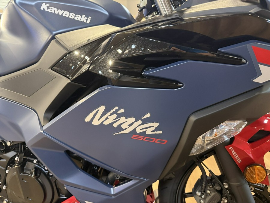 2026 Kawasaki NINJA 500 ABS Metallic Matte Twilight Blue/Candy Persimmon Red - 109807