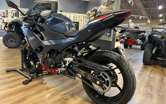 2026 Kawasaki NINJA 500 ABS Metallic Matte Twilight Blue/Candy Persimmon Red - 109807