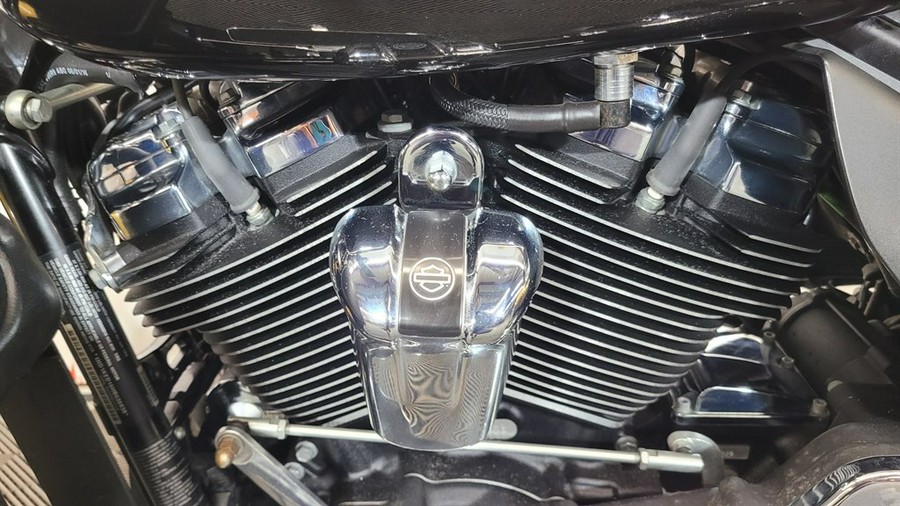 2017 HARLEY DAVIDSON ULTRA LIMITED FLHTK