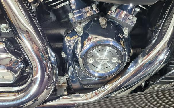 2017 HARLEY DAVIDSON ULTRA LIMITED FLHTK