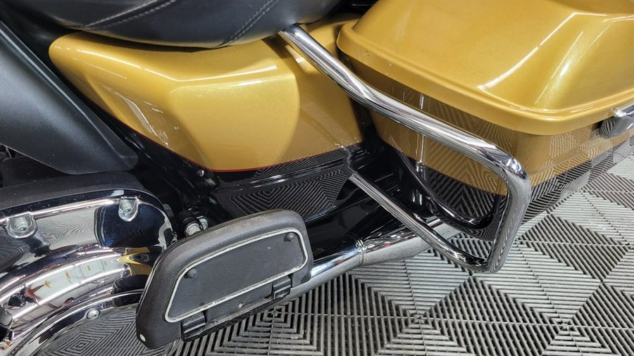 2017 HARLEY DAVIDSON ULTRA LIMITED FLHTK