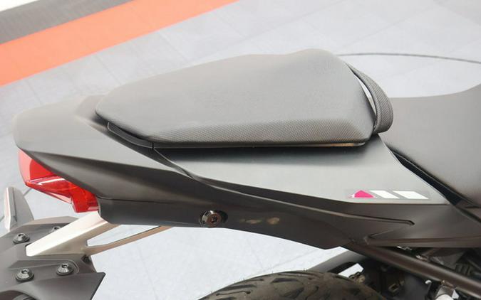 2026 Honda CB750 Hornet E-Clutch