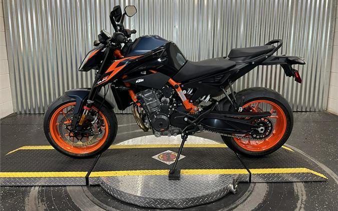 2023 KTM 890 Duke R