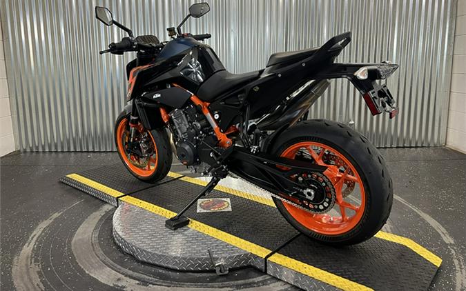 2023 KTM 890 Duke R