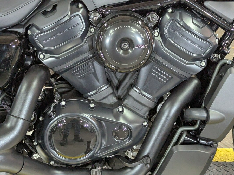 2026 Harley-Davidson® Nightster® Vivid Black Black Trim