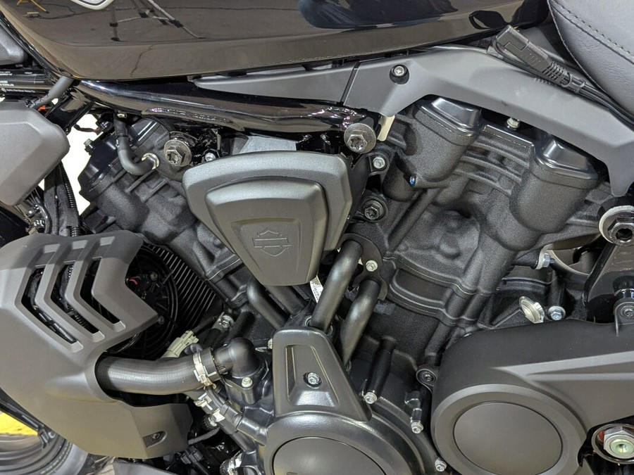 2026 Harley-Davidson® Nightster® Vivid Black Black Trim