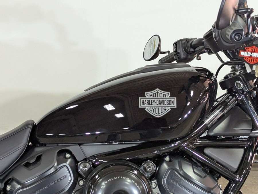 2026 Harley-Davidson® Nightster® Vivid Black Black Trim