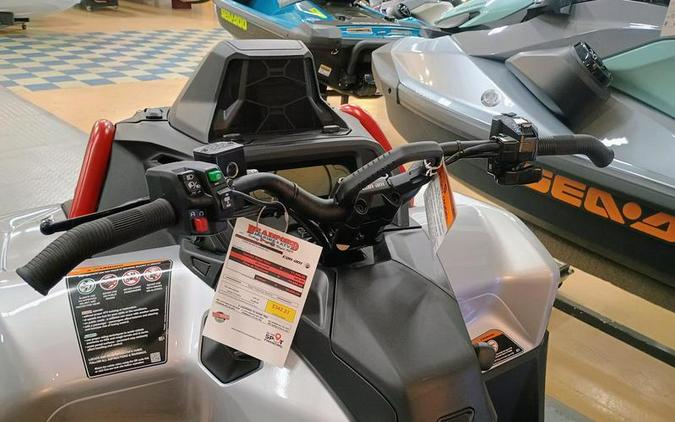 2025 Can-Am® Outlander X mr 1000R Hyper Silver & Legion Red