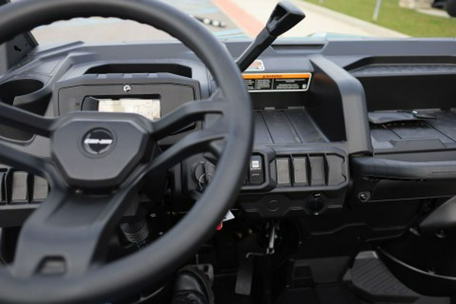 2026 Can-Am Defender HD7